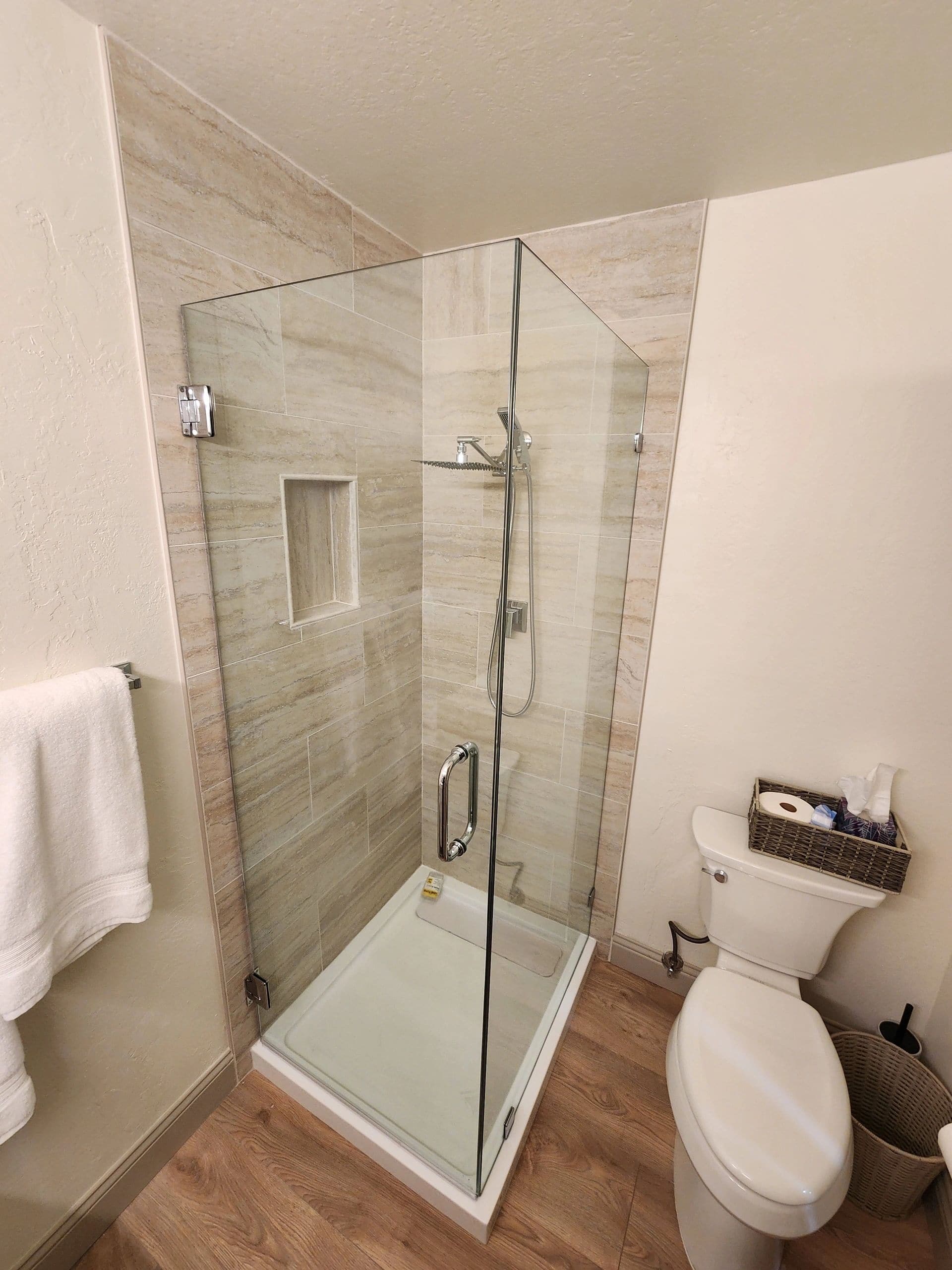 775 glass & shower doors Offers Frameless Shower Doors in Reno, NV 89512